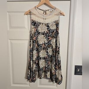 Umgee Floral Lace Yoke Tunic in Black, Cream & Blush